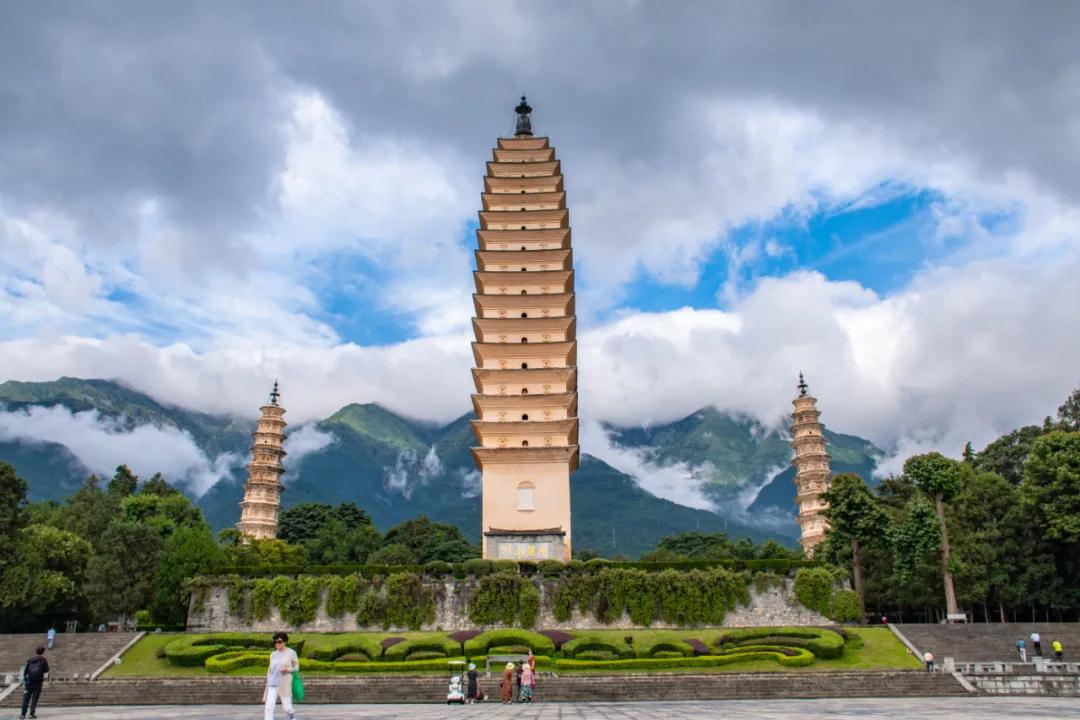 大理三座千年古塔，一座重建的崇圣寺，它的建筑文化有何出彩的地方？  大理旅游攻略